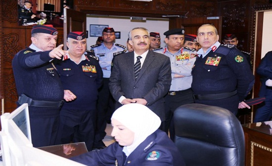 المبيضين يزور مركز القيادة والسيطرة (911)