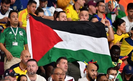 استطلاع: مباريات كأس العالم في قطر أعطت الجمهور الفلسطيني ثقة متجددة بعدالة قضيته استطلاع: مباريات كأس العالم في قطر أعطت الجمهور الفلسطيني ثقة متجددة بعدالة قضيته
