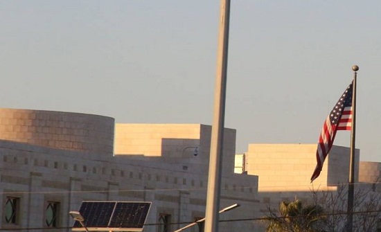 الحكومة توضح سبب اغلاق الشارع امام السفارة الأمريكية بعمان