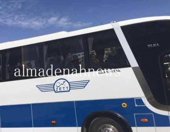 بالصور : الحافلات التي نقلت النواب للقصر الملكي للرد على خطاب العرش