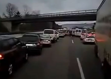 كيف يفسح الألمان الطريق لسيارات الاسعاف