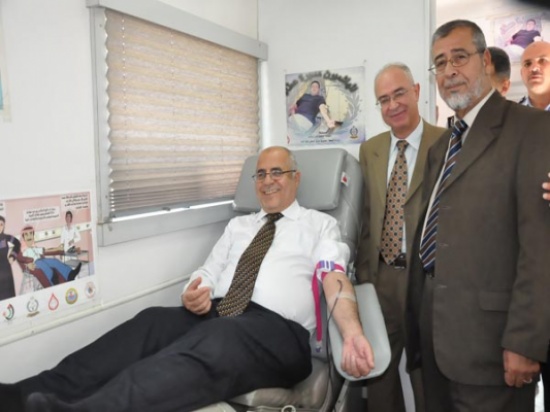 حملة " فدوى لعيونك يا أردن " في جامعة الزرقاء للتبرع بالدم