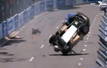 أعنف حادث في سباق السيارات!