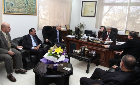 النسور يوعز بإعداد عرض تفصيلي عن الواجهات العشائرية