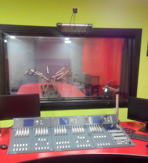 انطلاق بث إذاعة جامعة الطفيلة التقنية