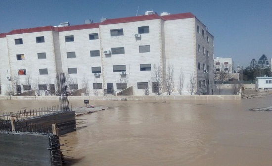 تحويل حركة السير على دوار البكري في مرج الحمام