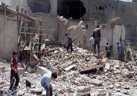 الغوطة الشرقية.. نصف مليون شخص يحاصرهم النظام ويمنع عنهم المساعدات الغوطة الشرقية.. نصف مليون شخص يحاصرهم النظام ويمنع عنهم المساعدات