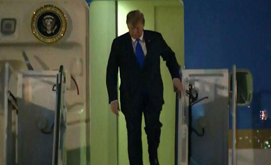 بالفيديو : ترمب يصل فيتنام عشية قمته مع زعيم كوريا الشمالية