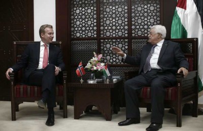 عباس يدعو لتنفيذ ما جاء في مؤتمر المانحين لإعمار غزة