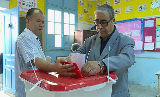 تونس: نسبة الاقتراع في الانتخابات البرلمانية تجاوزت 41 % تونس: نسبة الاقتراع في الانتخابات البرلمانية تجاوزت 41 %