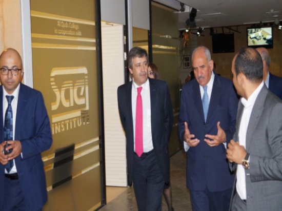 وزيرا التربية والتعليم والعمل يطلعان على تجربة مجموعة لومينوس للتعليم