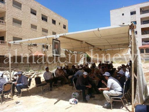 بالصور: موظفو "توزيع الكهرباء" يواصلون إضرابهم بالصور: موظفو "توزيع الكهرباء" يواصلون إضرابهم