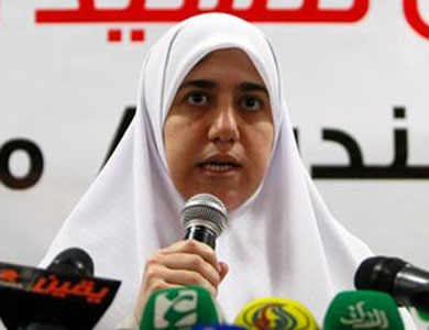 نجلة مرسي قبيل محاكمته: والدي تمنى من الله الشهادة نجلة مرسي قبيل محاكمته: والدي تمنى من الله الشهادة