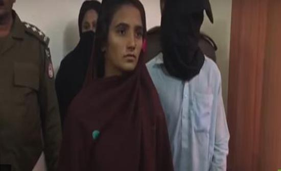 باكستانية حاولت تسميم زوجها فقتلت 15 شخصا ( فيديو ) باكستانية حاولت تسميم زوجها فقتلت 15 شخصا ( فيديو )