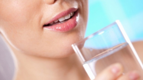 أفضل ٥ طرق لعلاج تشقق الشفاه أفضل ٥ طرق لعلاج تشقق الشفاه