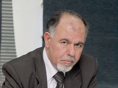 إطلالة على تجربة الروائي هشام غرايبة في رابطة كتاب إربد إطلالة على تجربة الروائي هشام غرايبة في رابطة كتاب إربد