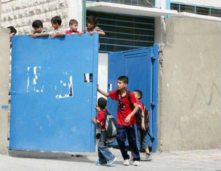 الاونروا تفتتح مدرسة جديدة في النزهة