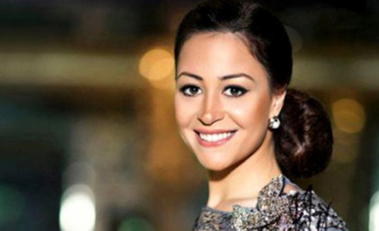 صورة| من الذي شوّه وجه منة شلبي بهذه الطريقة البشعة؟ صورة| من الذي شوّه وجه منة شلبي بهذه الطريقة البشعة؟