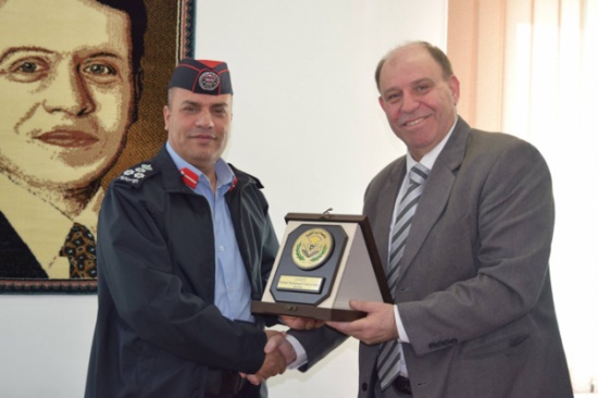 قائد أمن إقليم الشمال يزور جامعة إربد الأهلية