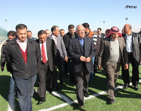 العيسوي يتفقد مشاريع المبادرات الملكية في مادبا والبلقاء