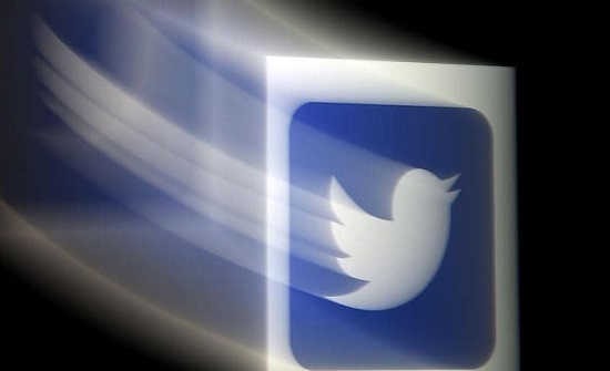تويتر يحظر "نظريات المؤامرة" عن لقاحات كورونا