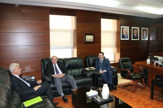 بحث التعاون الثقافي بين جامعة الشرق الأوسط والملحقية الثقافية العراقية