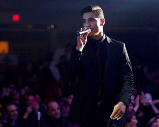 "بالفيديو" محمد عساف: انا لاجيء وابن المخيم ولن أنسى أصلي "بالفيديو" محمد عساف: انا لاجيء وابن المخيم ولن أنسى أصلي