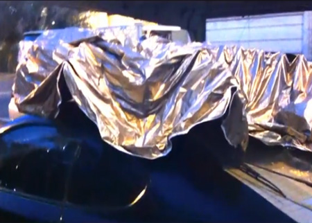 مظلة متنقلة للسيارة تعمل بالطاقة الشمسية