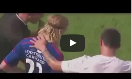 شاهد.. مشجع يقتحم ملعب الريال لالتقاط سيلفي مع جيمس رودريجيز