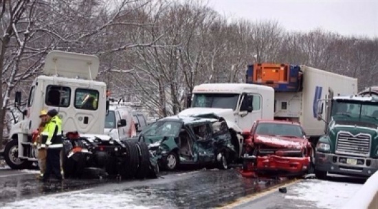 اليابان: عاصفة ثلجية تتسبب في تصادم 25 سيارة