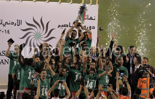 بالفيديو والصور : الوحدات ينهي ليلة التتويج بثلاثية في مرمى الرمثا بالفيديو والصور : الوحدات ينهي ليلة التتويج بثلاثية في مرمى الرمثا