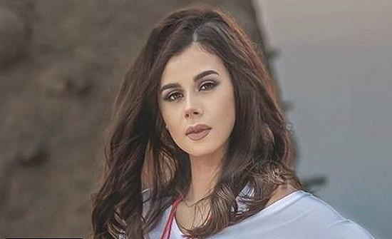 على غزلان يصدم منة عرفة..ومتابعون: "شكله بيتسلى" على غزلان يصدم منة عرفة..ومتابعون: "شكله بيتسلى"
