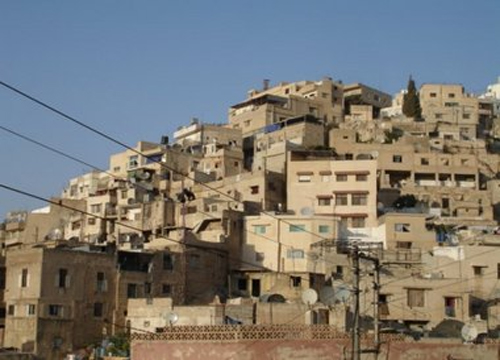 جبل التاج : مشاجرة بين نائبين تخللها سحب سكاكين وتكسير سيارات