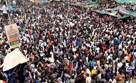 السودان.. "تجمع المهنيين" يكشف أسماء فريقه التفاوضي مع المجلس العسكري السودان.. "تجمع المهنيين" يكشف أسماء فريقه التفاوضي مع المجلس العسكري