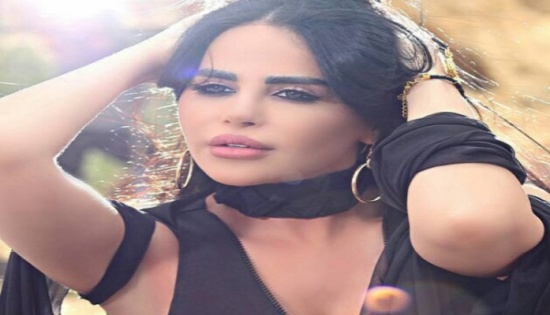 بالفيديو.. ليال عبود تنشر مقطع بإطلالة جريئة لها على انستغرام! بالفيديو.. ليال عبود تنشر مقطع بإطلالة جريئة لها على انستغرام!