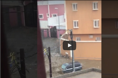 شاهد.. لحظة جرف السيول سيارة ووفاة طفل وسائقها