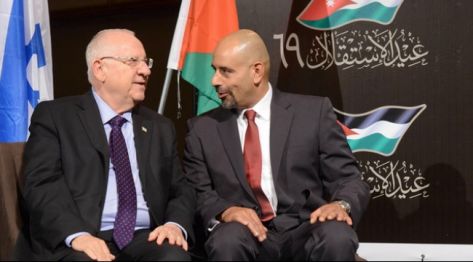 الرئيس الاسرائيلي يلقي كلمة خلال احتفال سفارتنا في تل ابيب بذكرى الاستقلال الرئيس الاسرائيلي يلقي كلمة خلال احتفال سفارتنا في تل ابيب بذكرى الاستقلال