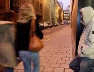 أب ونجله يغتصبان شقيقتان 13 و 14 سنة