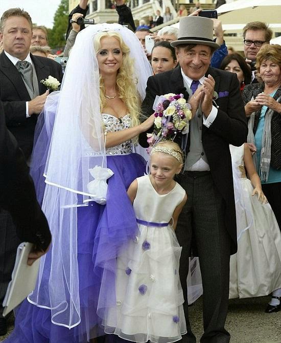 بالصور: ملياردير نمساوي يتزوج فتاة تصغره بـ57 عامًا