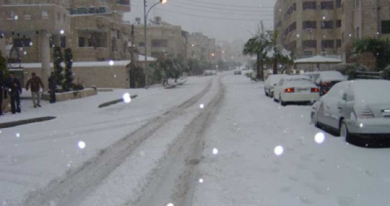 زخات ثلجية الأحد