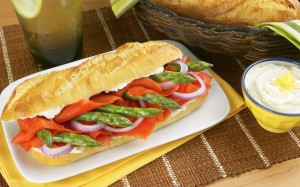 شاهد.. هتاف جمهور لعدم وجود صلصة في شطيرة أحد المشجعين