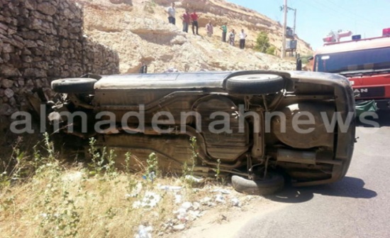 بالصور: إصابتان في حادث تدهور مركبة في جرش