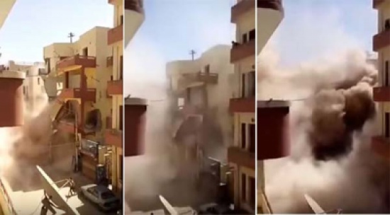 شاهد: فيديو مروع.. لحظة انهيار مبنى سكني بمصر