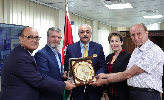 معهد السلام والتربية يزور بترا