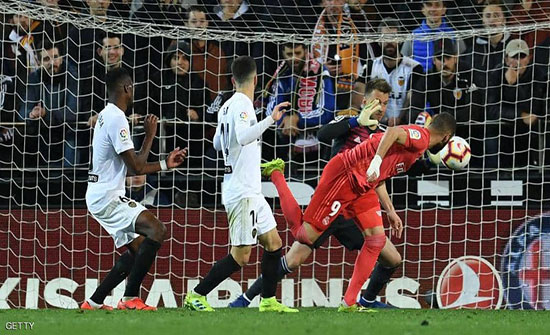 بلنسية الثائر يلحق الهزيمة التاسعة بريال مدريد بلنسية الثائر يلحق الهزيمة التاسعة بريال مدريد