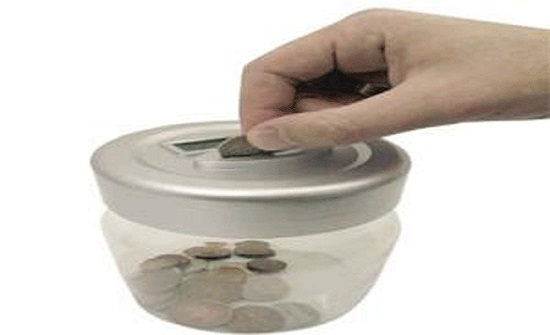 طفل أردني يتبرع بمدخراته لصالح عمال المياومة