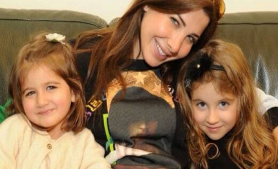 فيديو| ابنتا نانسي عجرم تكشفان أسرار والديهما!