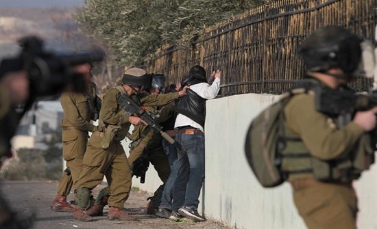 الاحتلال يعتقل 22 فلسطينيا الاحتلال يعتقل 22 فلسطينيا