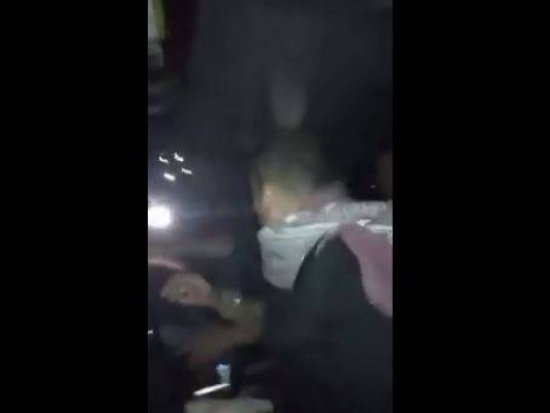تسريب فيديو صادم لعمرو دياب.. شاهدوا ماذا فعل مع معجبيه تسريب فيديو صادم لعمرو دياب.. شاهدوا ماذا فعل مع معجبيه