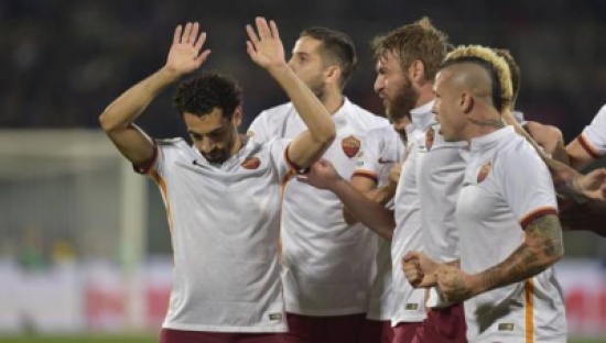 فيديو وصور:روما يقهر فيورنتينا في ملعبه بهدفي صلاح وجيرفينيو